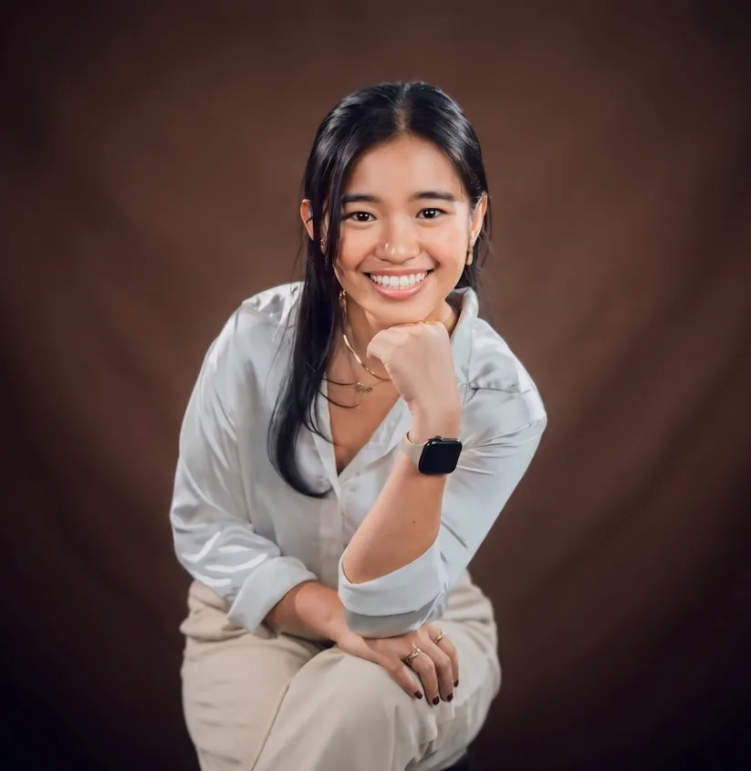 Deb Fernandez, studio portrait